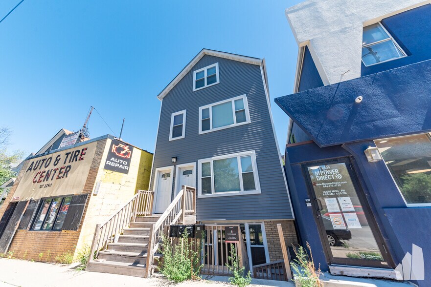 Building Photo - 2437 N Ashland Ave