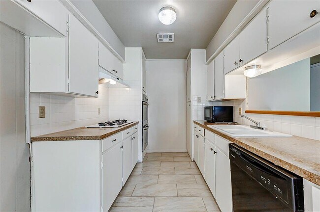 Building Photo - 5318 Botany Ln