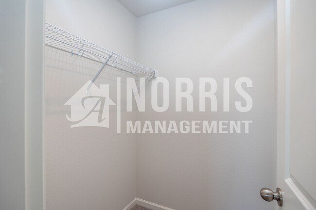 Building Photo - MOVE-IN SPECIAL: Large Home in Coolidge