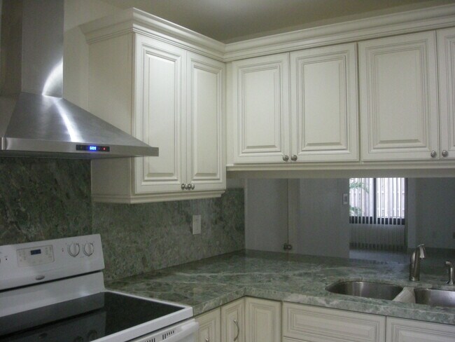 Building Photo - 11701 SW 108th Ln