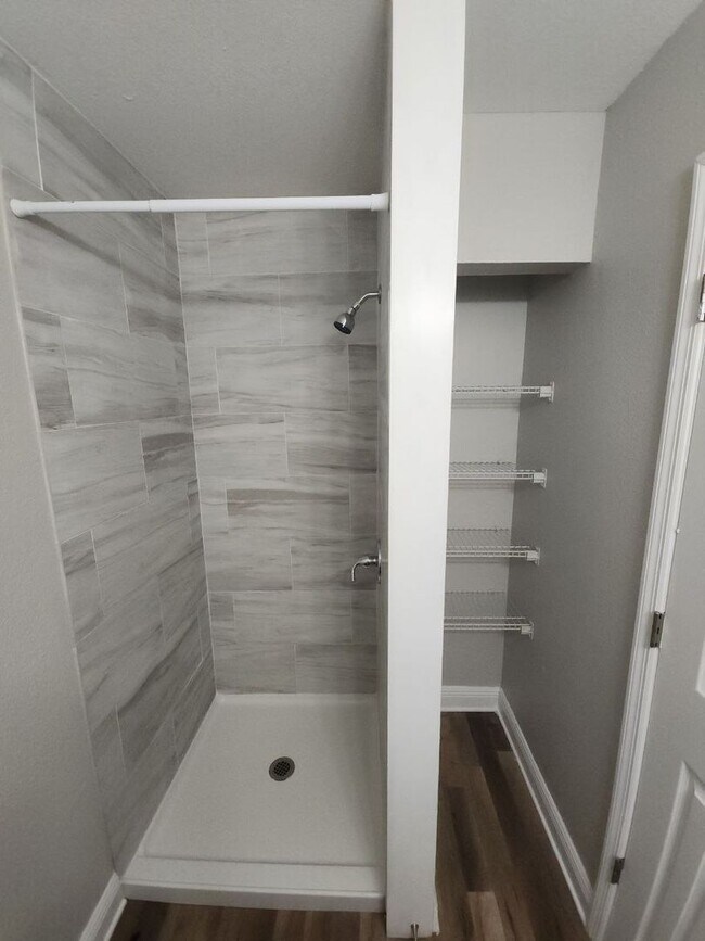 Building Photo - 6207 12th St Ct E
