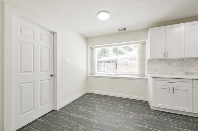 Building Photo - 19507 Spoonwood Dr