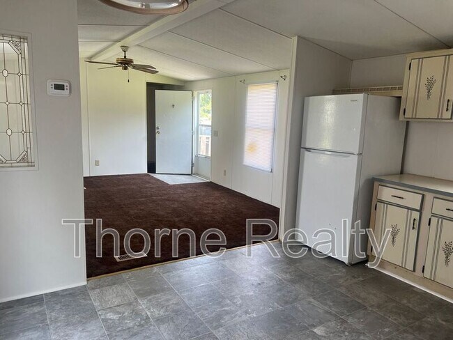 Building Photo - 164 Matts Ln