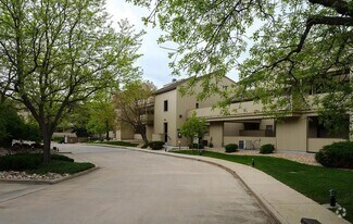 Building Photo - Quiet 1B/1B North Boulder Condo - Availabl...