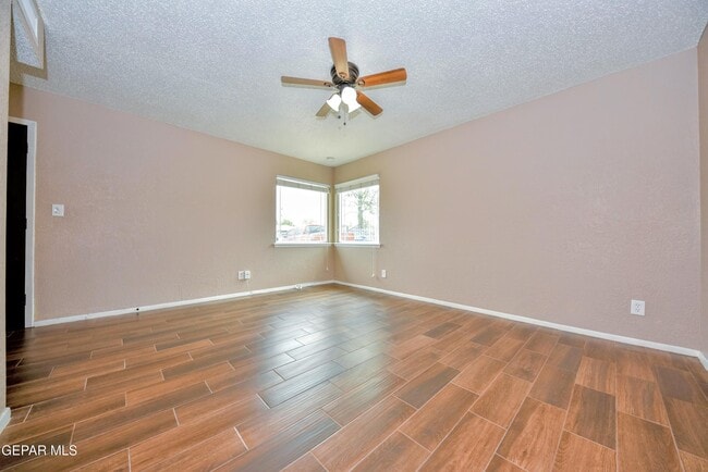 Building Photo - 10348 Darin Rd