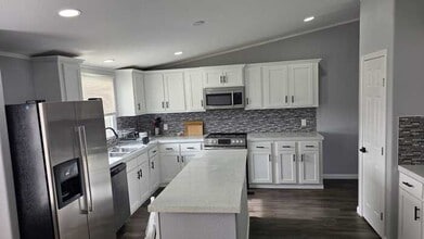 Building Photo - House for rent