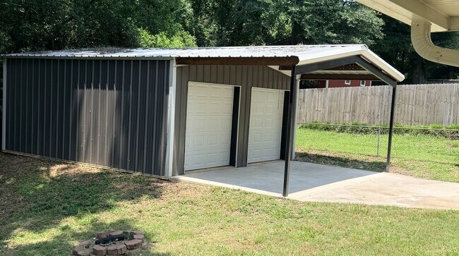 Building Photo - 207 Murfee Dr
