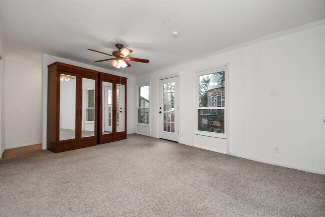 Building Photo - 11525 Burdine St