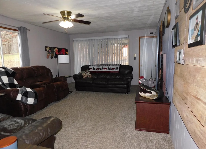 Building Photo - 1800 Cassville Mount Morris Rd