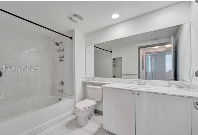 Building Photo - 2775 NE 187th St