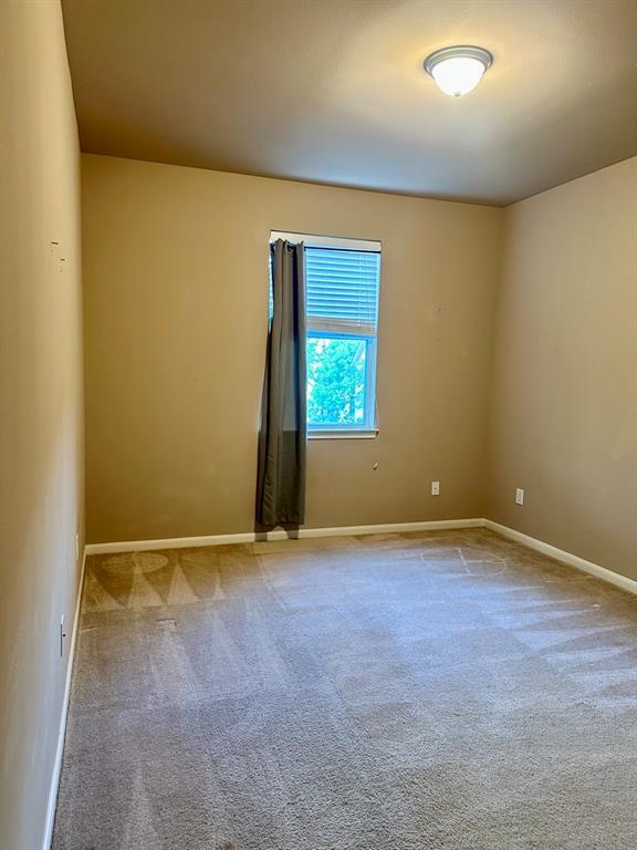 Building Photo - 512 Eberhart Ln