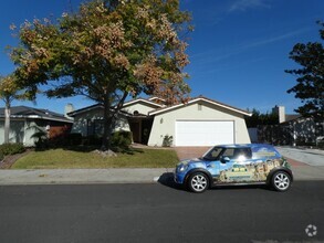 Building Photo - Spacious Single Story Charmer in Orcutt