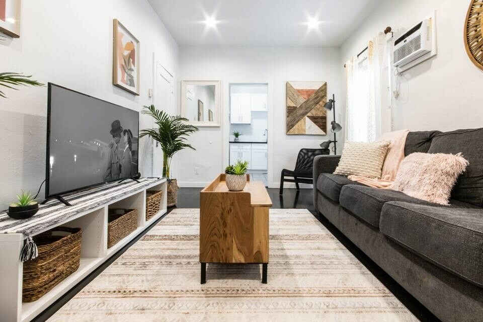 Building Photo - 1806 Washington Way