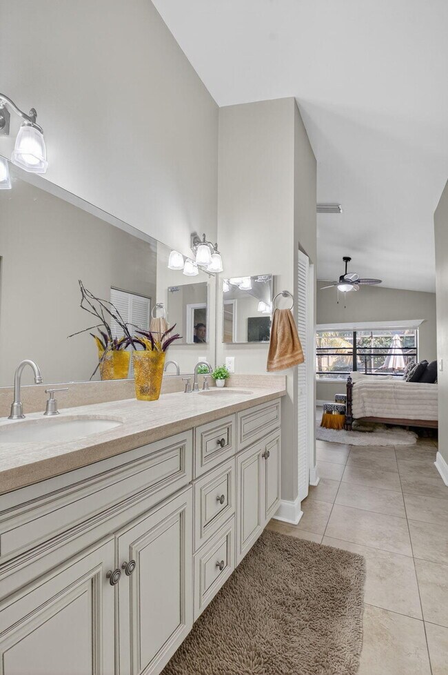 Building Photo - 190 Temple Ave