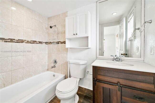 Building Photo - 8650 SW 109th Ave