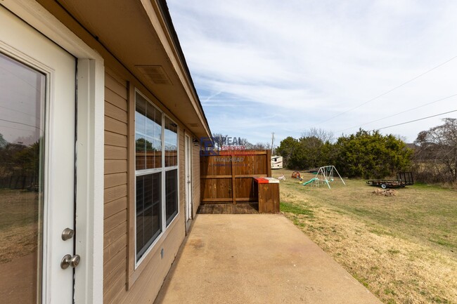 Building Photo - Charming 3-Bedroom 2-Bath Home in Glen Ros...