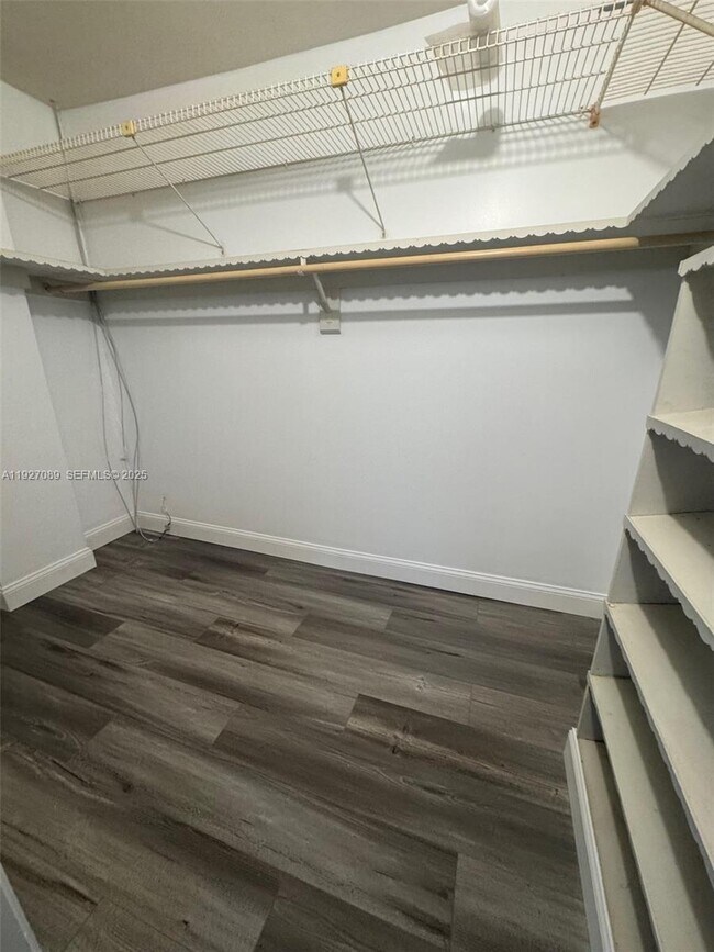 Building Photo - 1881 Middle River Dr