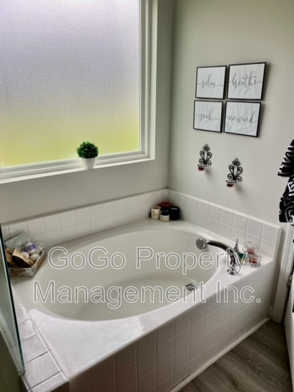 Building Photo - 811 Millsgrove Ct