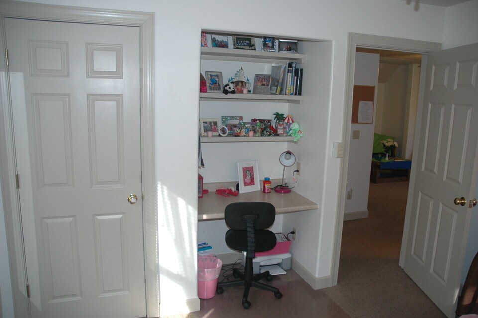 Building Photo - 633 McLane Ave