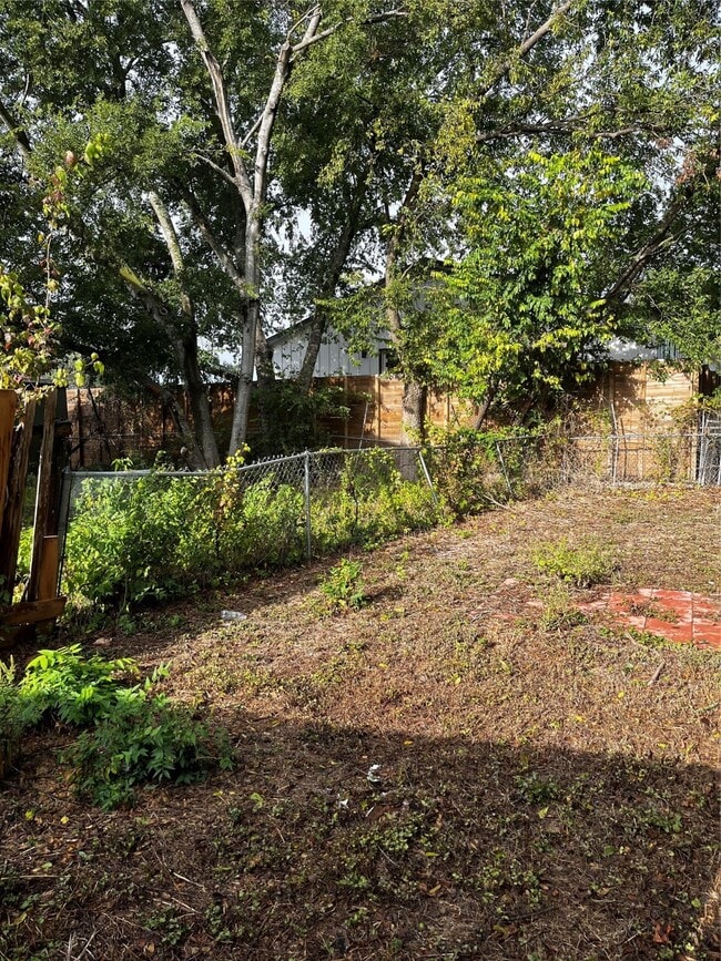 Building Photo - 6800 Trendal Ln