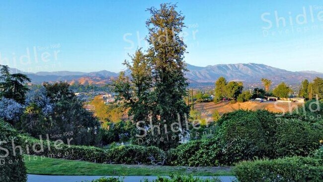 Building Photo - The Bridge House - 2 Bed 1 Bath with Uncompromising Views