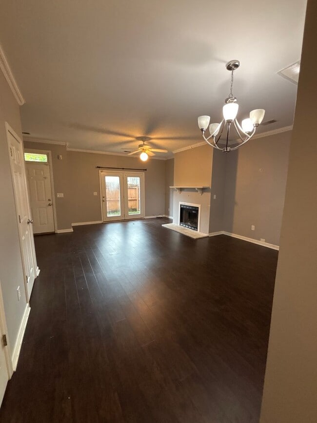 Building Photo - Your Dream Townhome Awaits