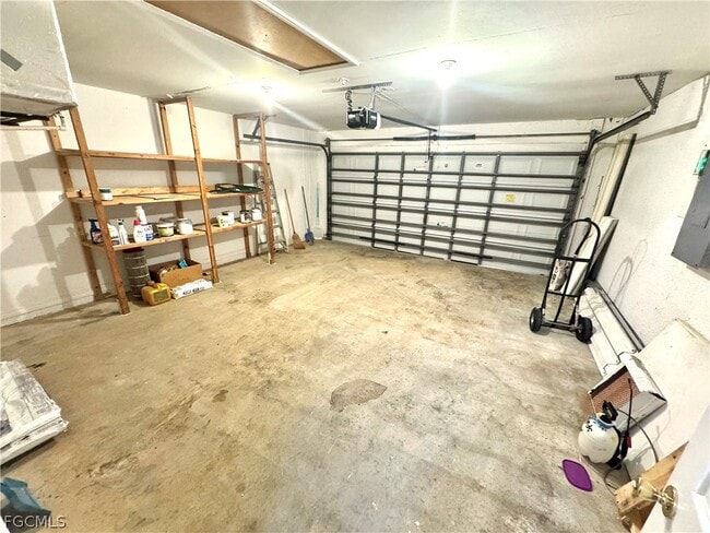 Building Photo - 4409 SW 15th Ave