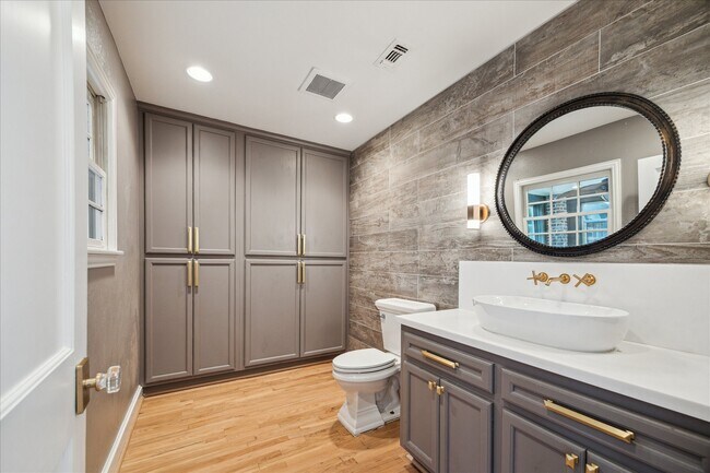 Building Photo - 2117 Chilton Rd