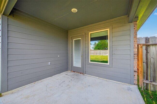 Building Photo - 20330 Tembec Dr