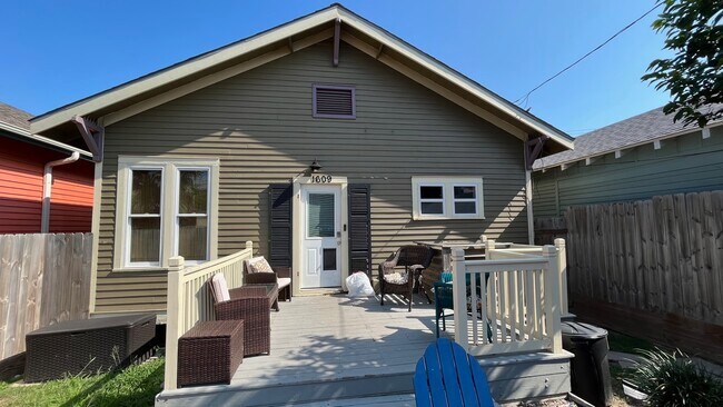 Building Photo - 1609 Avenue O