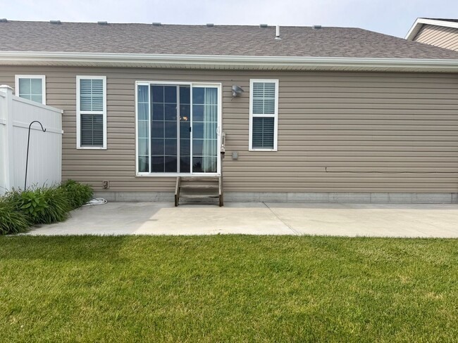 Building Photo - 3136 King Ridge Blvd