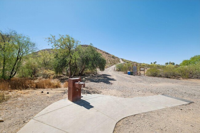 Building Photo - 13222 N 1st Ave