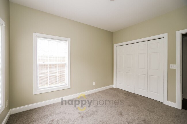 Building Photo - 4 bedroom 2 bath in Wescott of Summerville