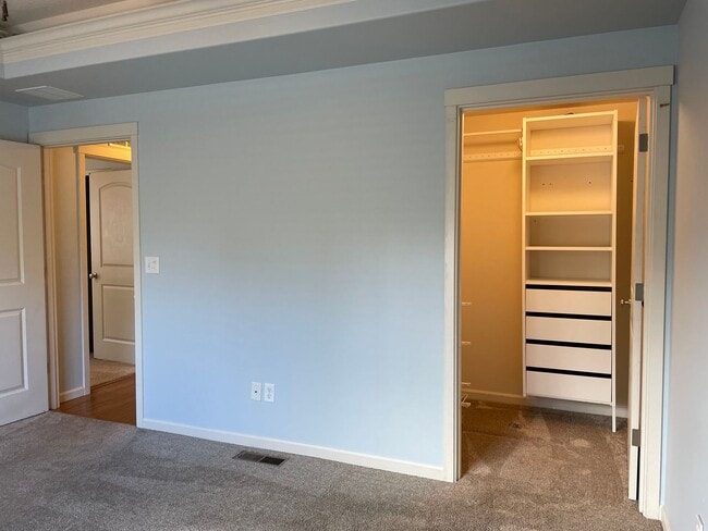 Building Photo - CHARMING Ranch-Style Home in Ridgefield, WA! 3 Bedrooms & 2 Baths! Walk-In Closet! Spacious Floor...