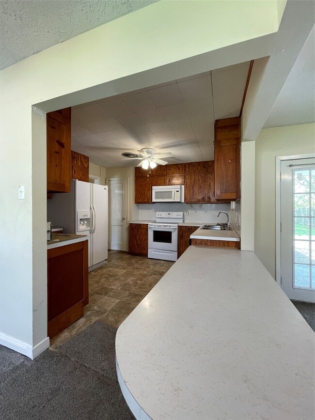 Building Photo - 140 Laurel St