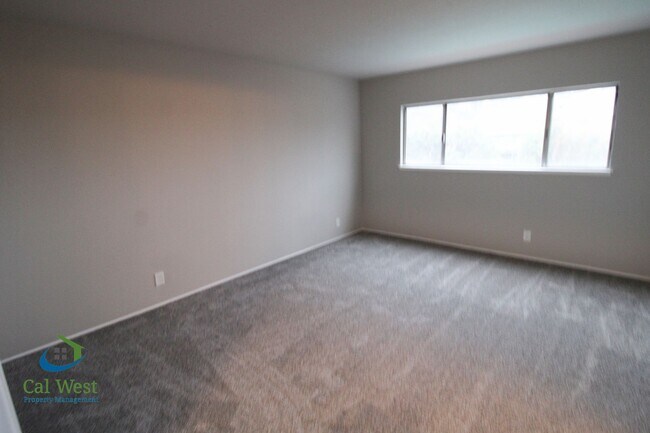 Building Photo - $4595 - **COMING SOON** Large spacious upd...