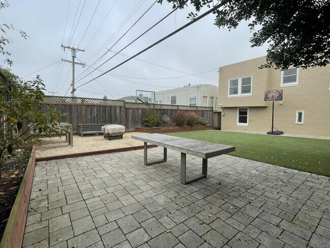 Building Photo - 2717 34th Ave