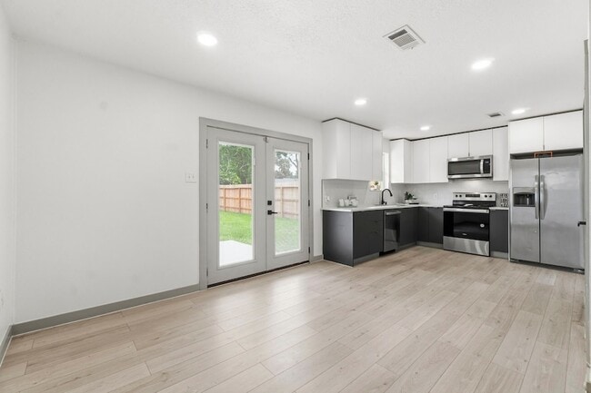 Building Photo - 14850 Coaltown Rd