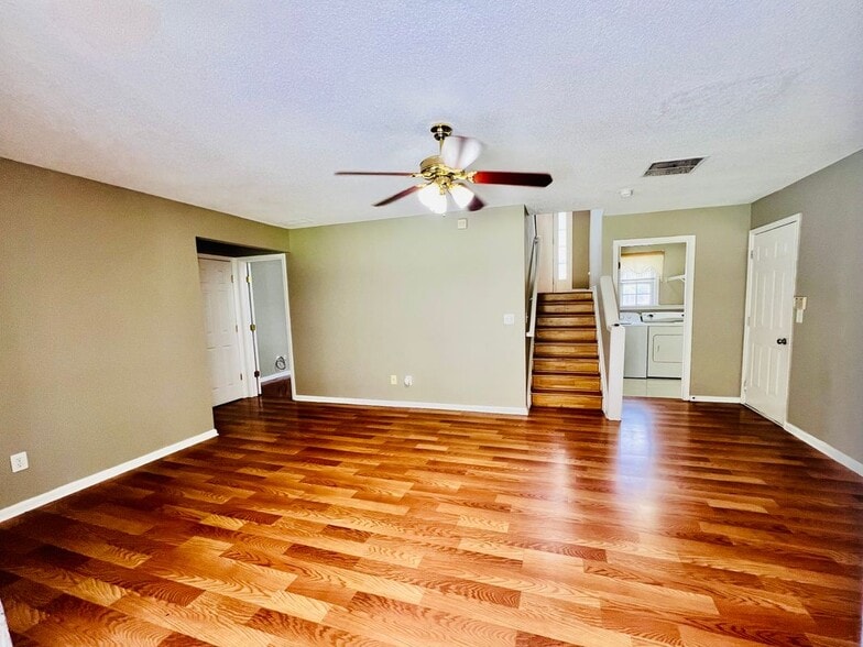 Building Photo - 391 Bass Way NW