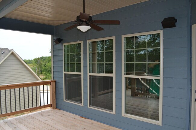 Building Photo - 5627 Spicewood Dr