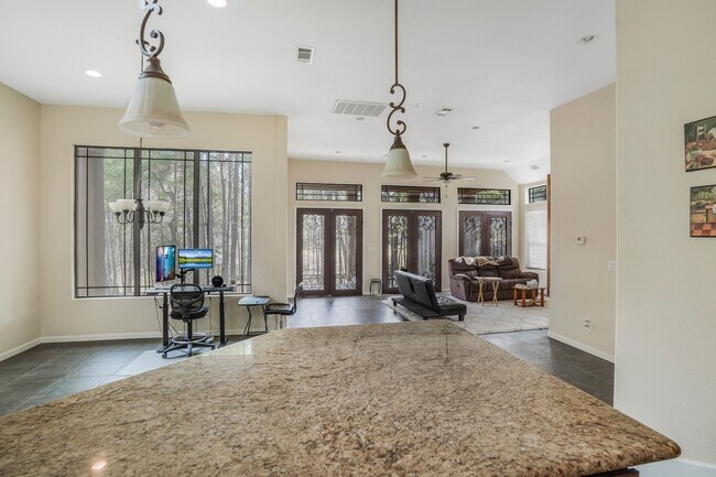 Building Photo - 22 Twinstone Cir