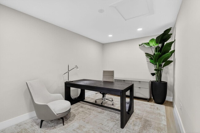 Building Photo - 937 SW 34th Ct