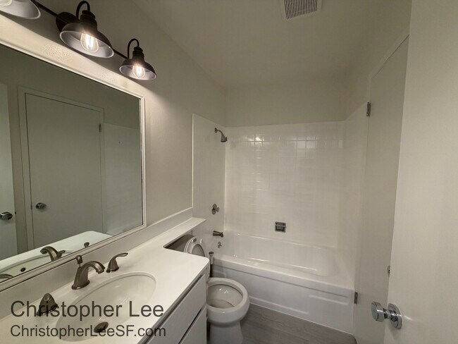 Building Photo - 3839 Radburn Dr