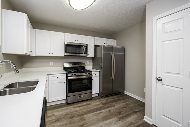 Building Photo - 2802 Knoll View Pl