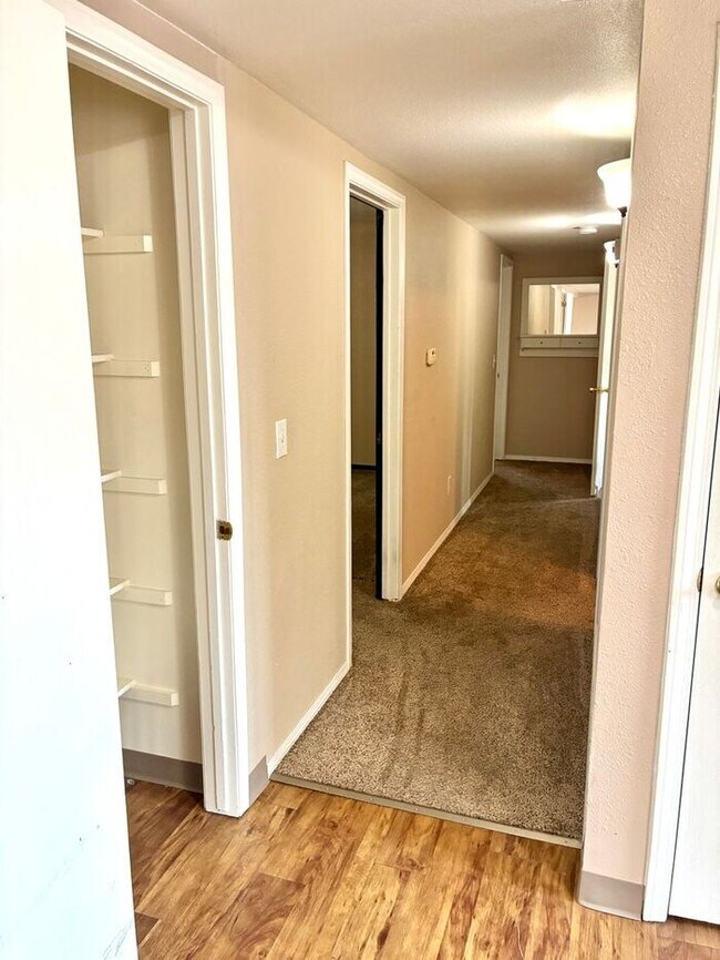 Building Photo - Move-In Special: 2 Weeks Free! Spacious 3 Bed, 1.5 Bath Apartment in Longmont