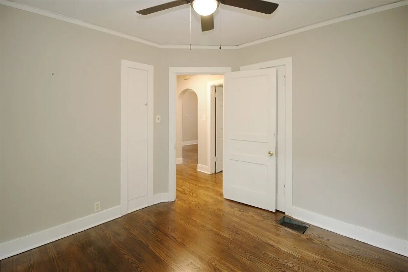 Building Photo - 705 Cabell Dr