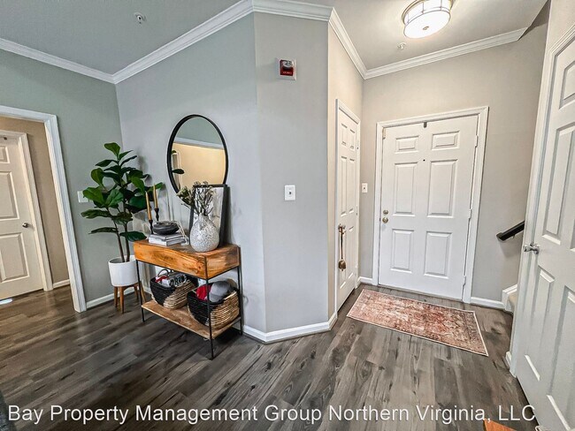 Building Photo - 2 br, 2 bath House - 6559 Grange Ln #402