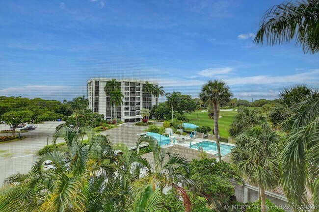 Building Photo - 6805 Willow Wood Dr