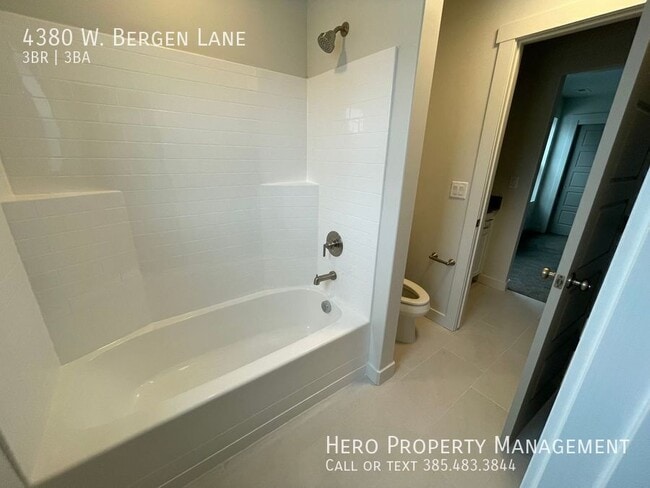 Building Photo - 4380 Bergen Ln