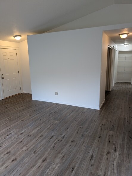 Building Photo - 790 SE Kierra Pl